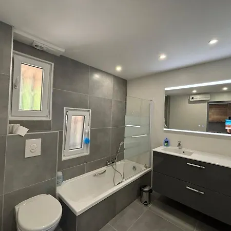 Appartement Comfort & Private Garden T2 - Air Conditioning - Wi-fi - Parking